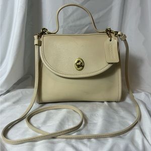 Vintage Coach Regina 9983